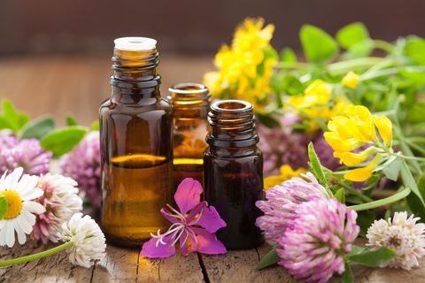 olejki eteryczne i zioła medyczne kwiaty