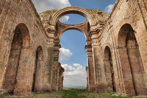 Grottole, Matera, Basilicata, Włochy: ruiny starożytnego kościoła