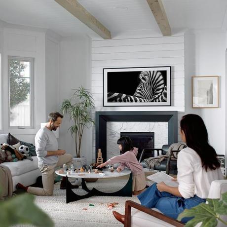 Telewizor Samsung Frame w salonie